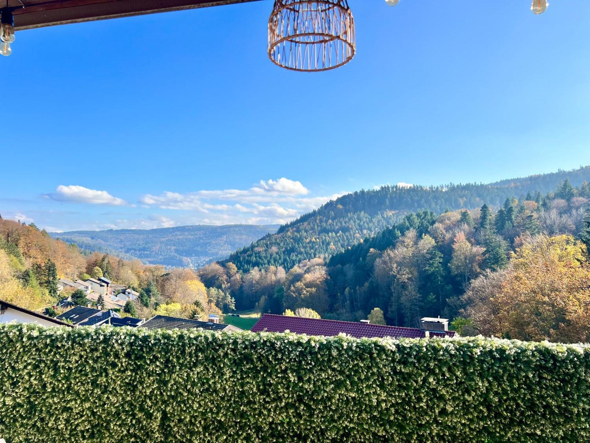 Ferienwohnung Wohnen Im Schwarzwald Mit Panoramablick Bad Herrenalb Exterior foto