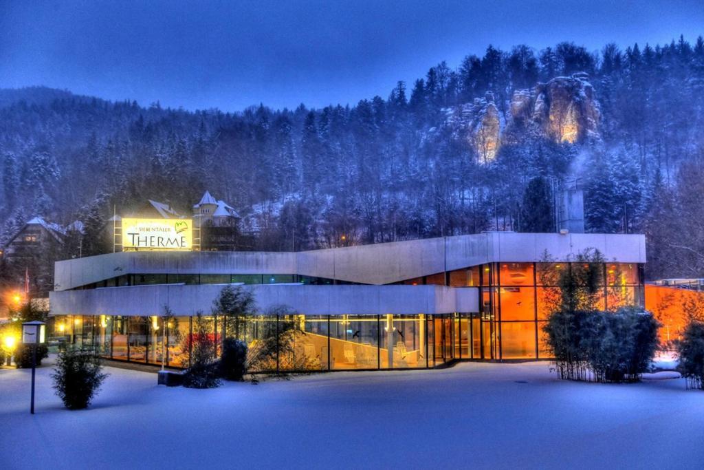 Ferienwohnung Wohnen Im Schwarzwald Mit Panoramablick Bad Herrenalb Exterior foto