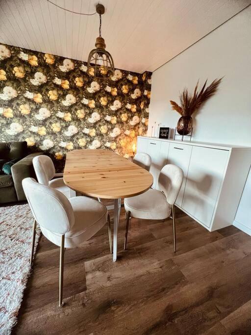 Ferienwohnung Wohnen Im Schwarzwald Mit Panoramablick Bad Herrenalb Exterior foto