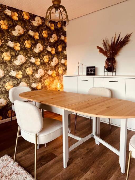 Ferienwohnung Wohnen Im Schwarzwald Mit Panoramablick Bad Herrenalb Exterior foto